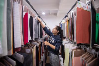 服裝業向“新”而行 從元宇宙旗艦店到工廠合伙人，解碼紡織品研發新范式